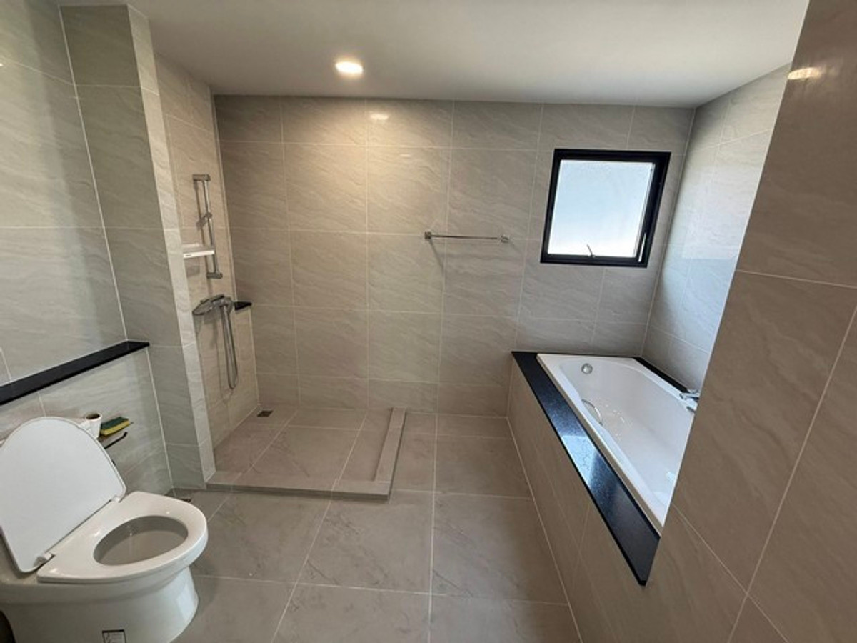 ให้เช่าบ้านบางนา แบริ่ง ลาซาล : HR3309ให้เช่าบ้านเดี่ยวหลังใหญ่ที่สุดในโครงการ – Britania บางนา-ศรีวารีแปลงมุม ติดสวนส่วนกลาง (Greenery View) | พื้นที่ 255 ตร.ม. พร้อมอยู่ & ครบวงจรที่สุด