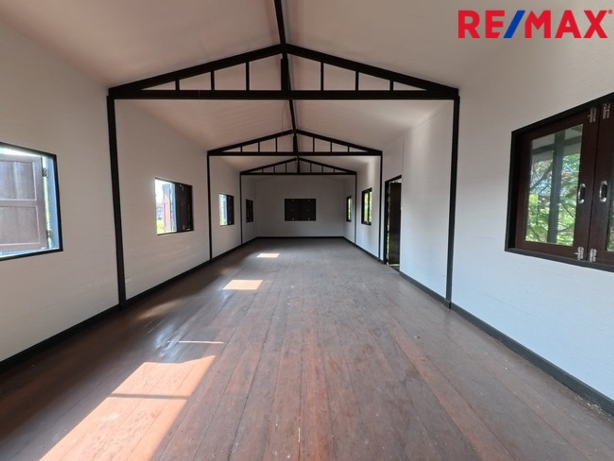 ขายที่ดินสมุทรปราการ สำโรง : ขายที่ดิน 4-1-67 ไร่ (1,767 ตร.ว.) ซอยเทศบาล 23 (กันตะบุตร) สุขุมวิท–สมุทรปราการ ใกล้ BTS โรงเรียนนายเรือ 800 เมตร | ราคา 54,000 บ./ตร.ว.