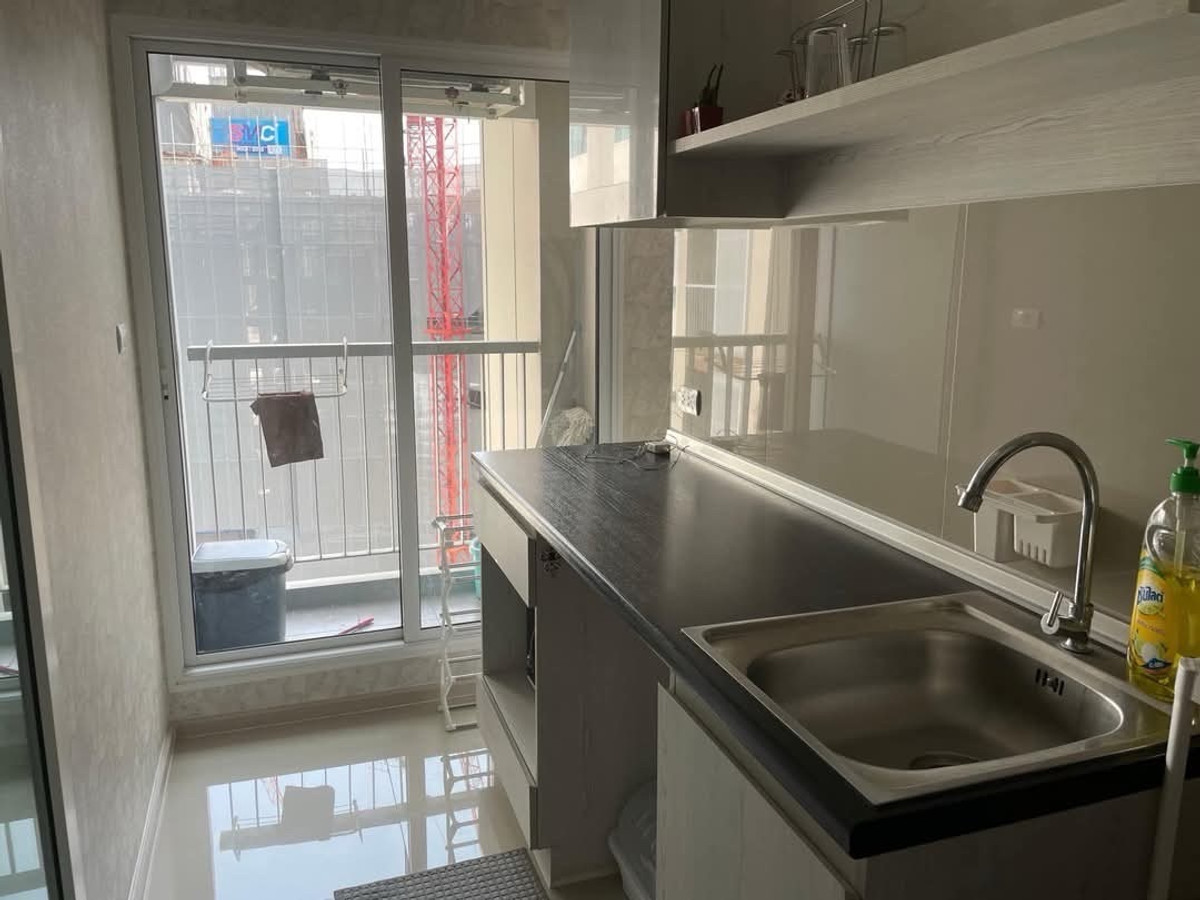 For RentCondoSamut Prakan,Samrong : Urgent for rent!! Aspire Erawan, Building B, 21st floor, size 30 sq m, price 8,500 baht only.