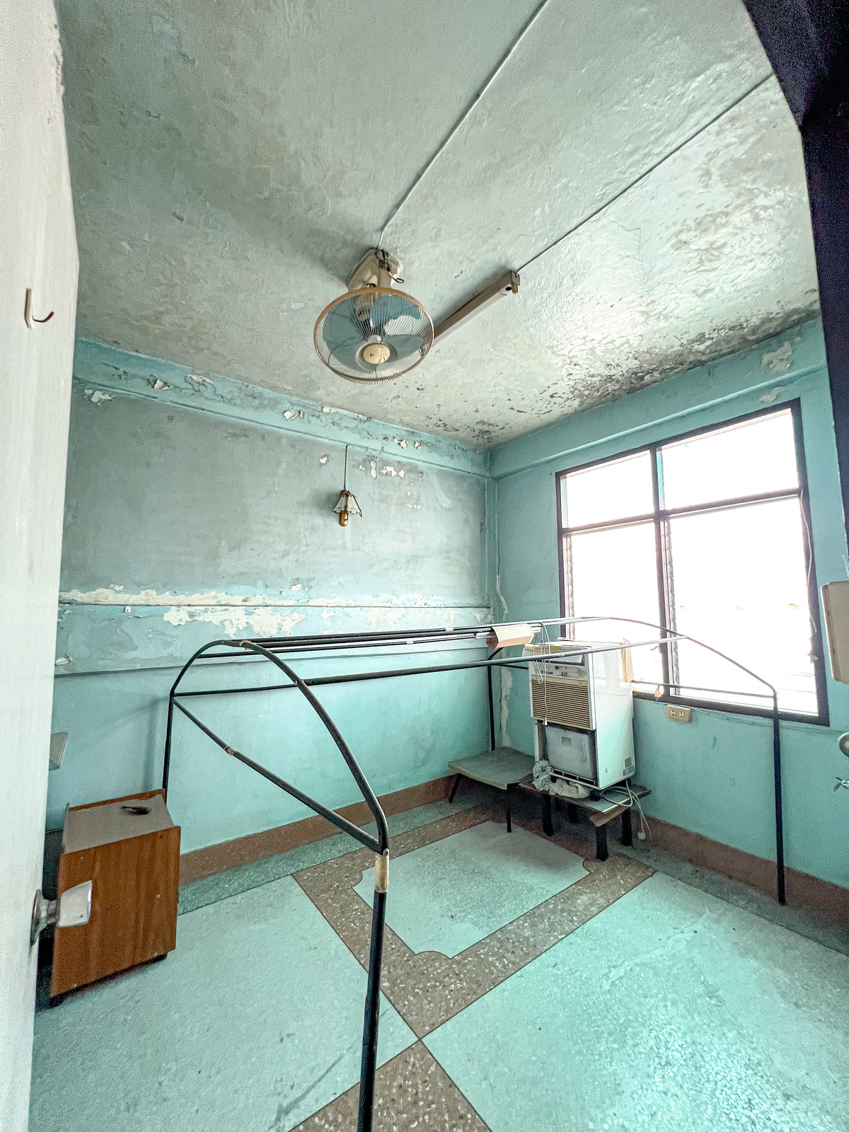 ขายทาวน์โฮมบางซื่อ วงศ์สว่าง เตาปูน : ทำเลดีจัด 🔥 ตึกแถวติด MRT เตาปูน 150 ม. สายลงทุนรีบเลย 📈💰อาคารพาณิชย์ กรุงเทพ - นนท์ 2 / 4 ห้องนอน (ขาย), Commercial building Bangkok - Non 2 / 4 Bedrooms (FOR SALE) BNS004