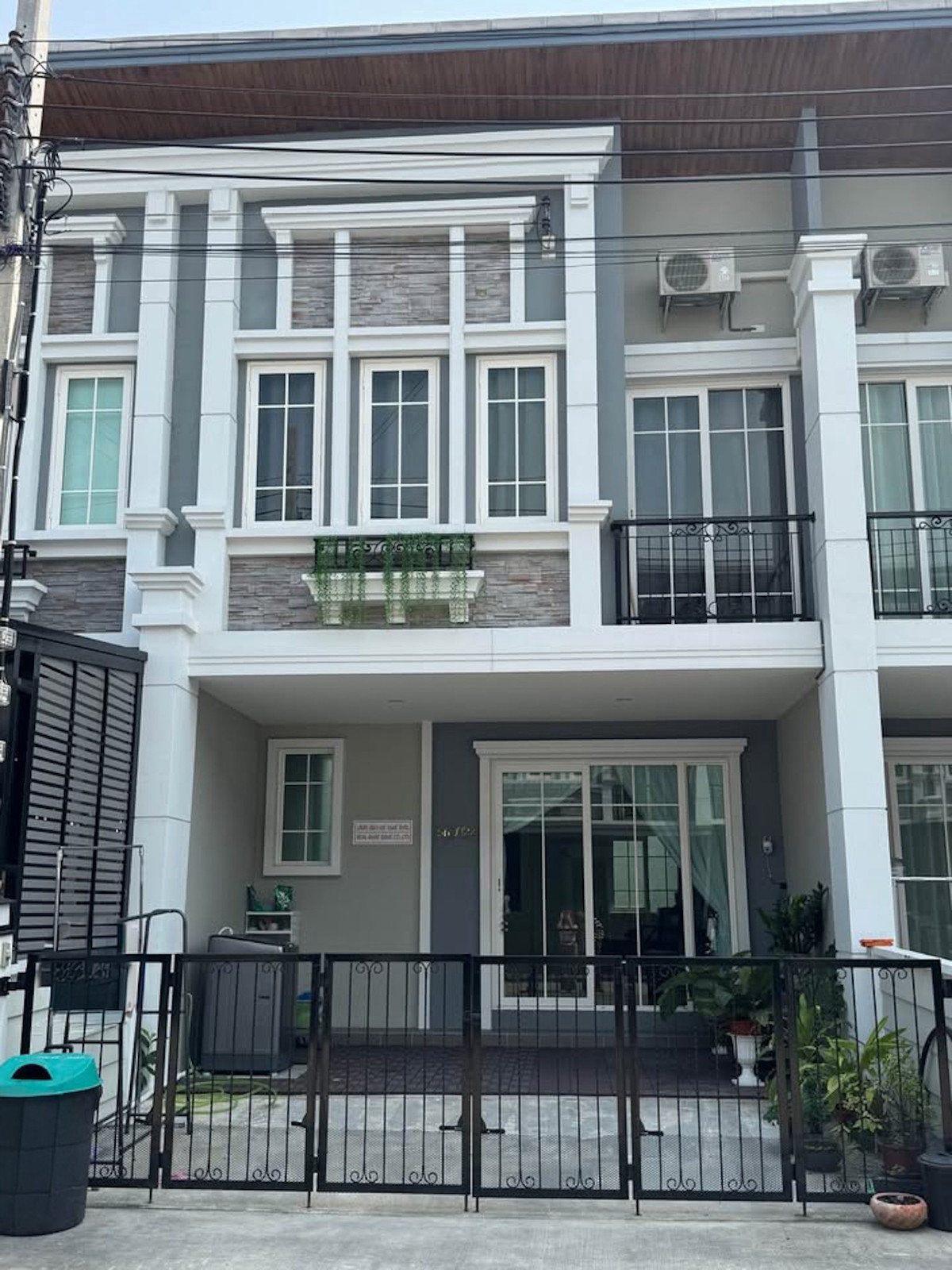 For SaleTownhomePinklao, Charansanitwong : Golden Town Siriraj - Ratchaphruek / 4 bedrooms (SALE WITH TENENT), Golden Town Siriraj - Ratchaphruek / 4 Bedrooms (SALE WITH TENENT) BALL288