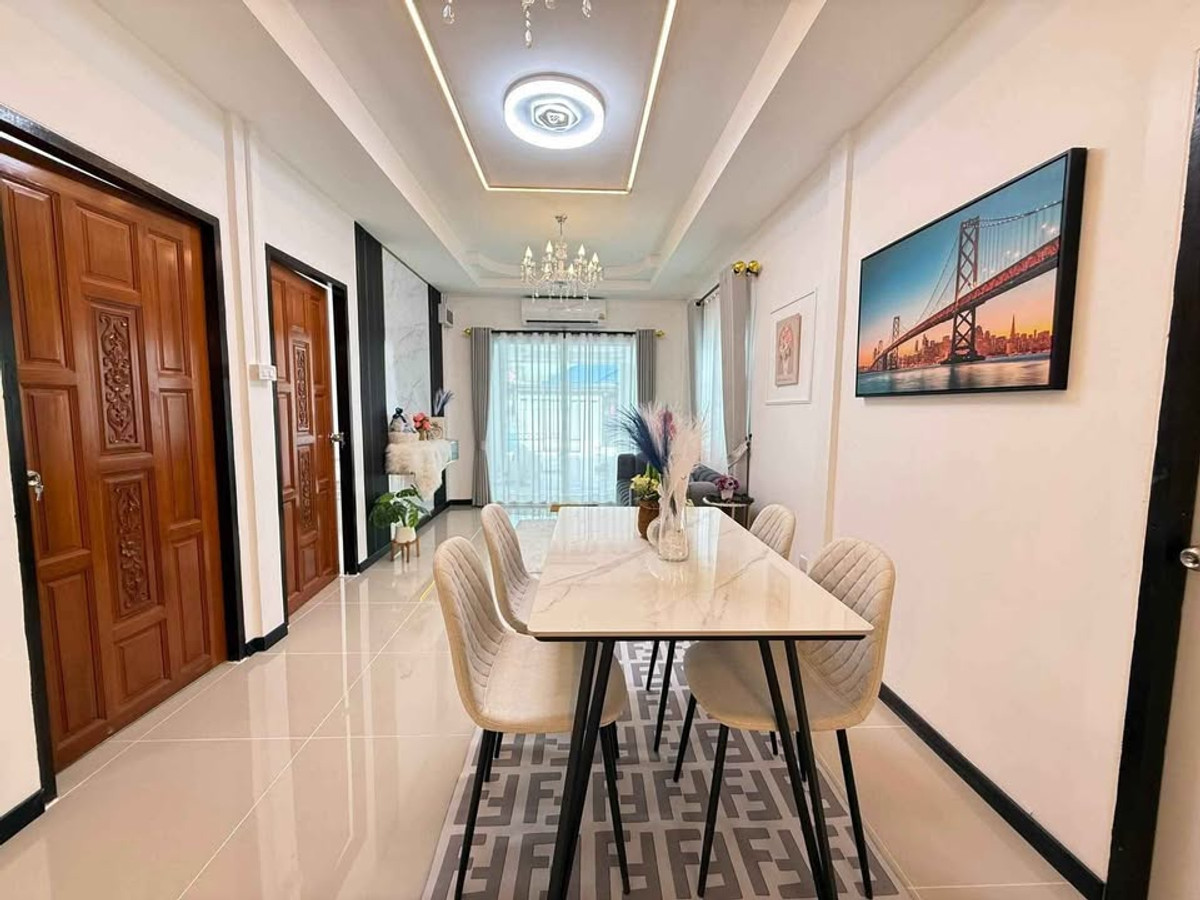 ขายบ้านพัทยา บางแสน ชลบุรี สัตหีบ : หมู่บ้าน พัทยารุ่งเรือง / 3 ห้องนอน (ขาย), Moo Baan Pattaya Rungrueng / 3 Bedrooms (FOR SALE) BEWN121