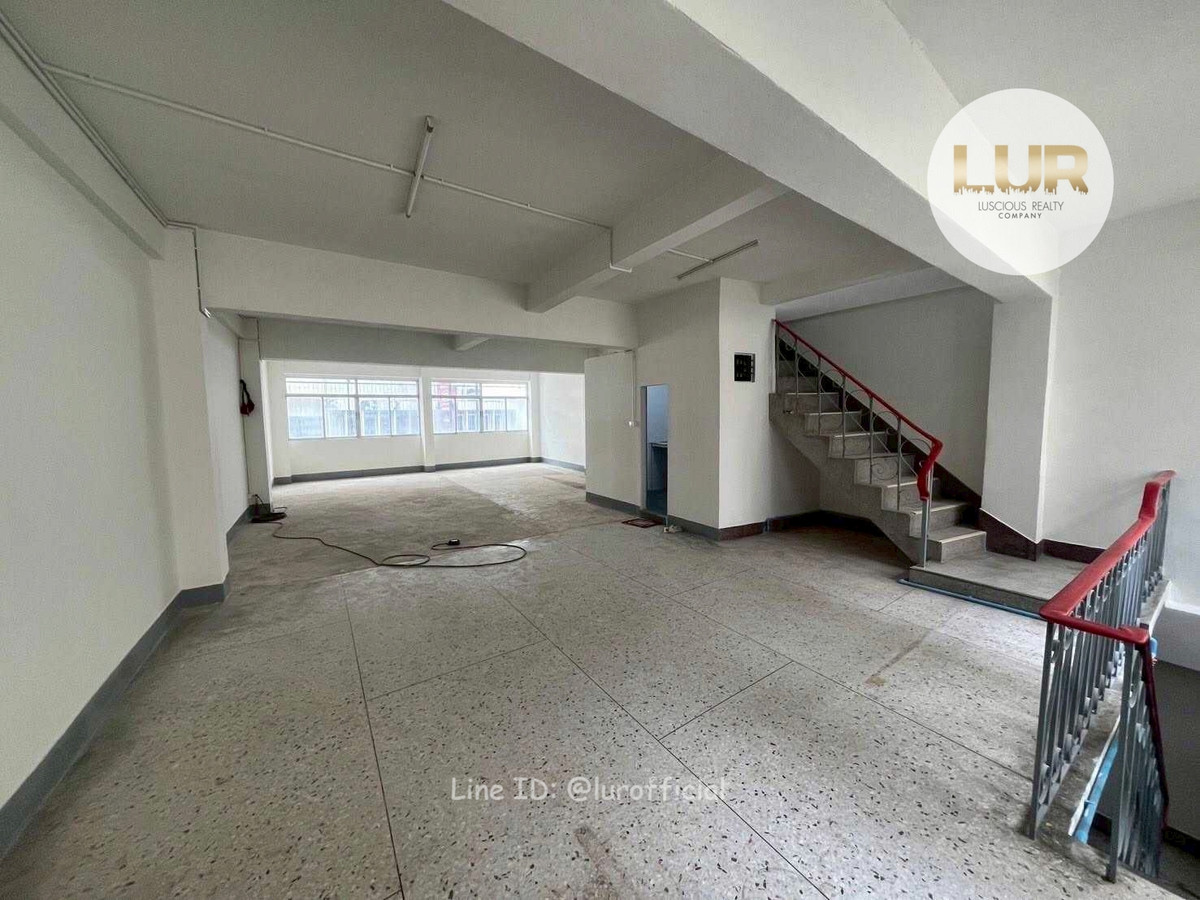 For RentShop HouseSathorn, Narathiwat : ✅ Commercial building for rent, 2 units, 4 floors + 1 mezzanine + 1 rooftop in Soi Suan Mali 3.