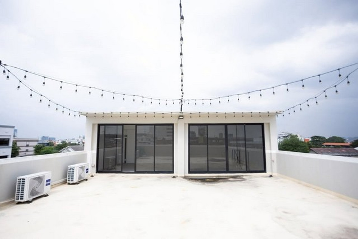 ให้เช่าอาคารพาณิชย์บางนา แบริ่ง ลาซาล : HR3303ให้เช่าออฟฟิศ-โกดัง 3.5 ชั้น พร้อมดาดฟ้า | บางนา-ตราด ซอย 13 เชื่อมต่ออุดมสุข-สุขุมวิท  สภาพใหม่ กั้นห้องแอร์ครบ พร้อมใช้งานทันที