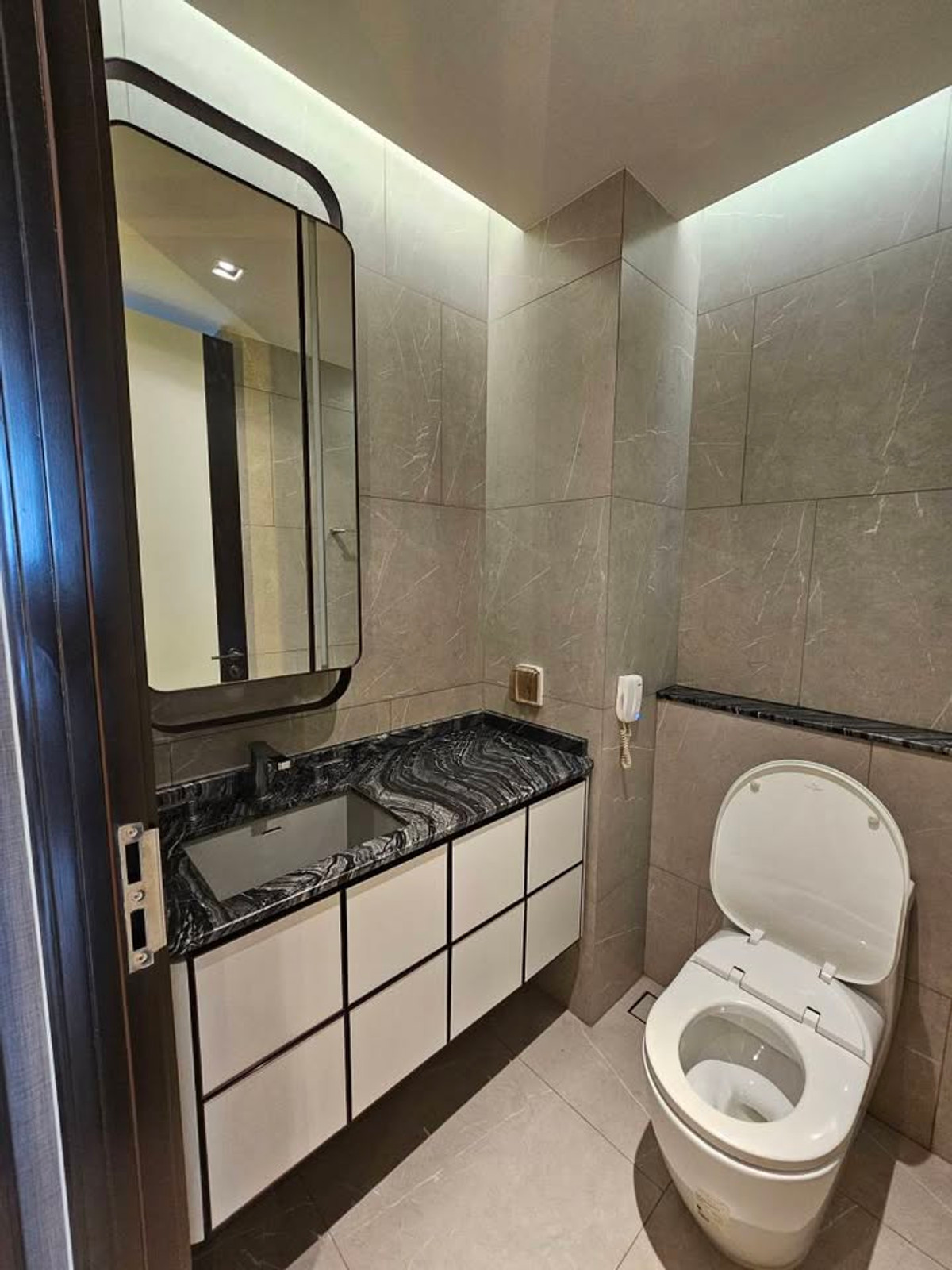 For RentCondoSukhumvit, Asoke, Thonglor : Condo for rent The Reserve 61 Hideaway Monthly 55,000 thb.