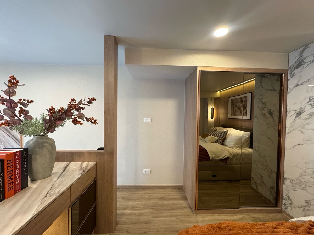 ขายคอนโดสุขุมวิท อโศก ทองหล่อ : Culture Thonglor ✨Modern living in one of Bangkok’s most desirable 🌃neighborhoods. StudioHybrid 36 sq.m. 
📌Start 6.49 MB
📞Phat 064-642-8664
📞Nui 094-624-2014