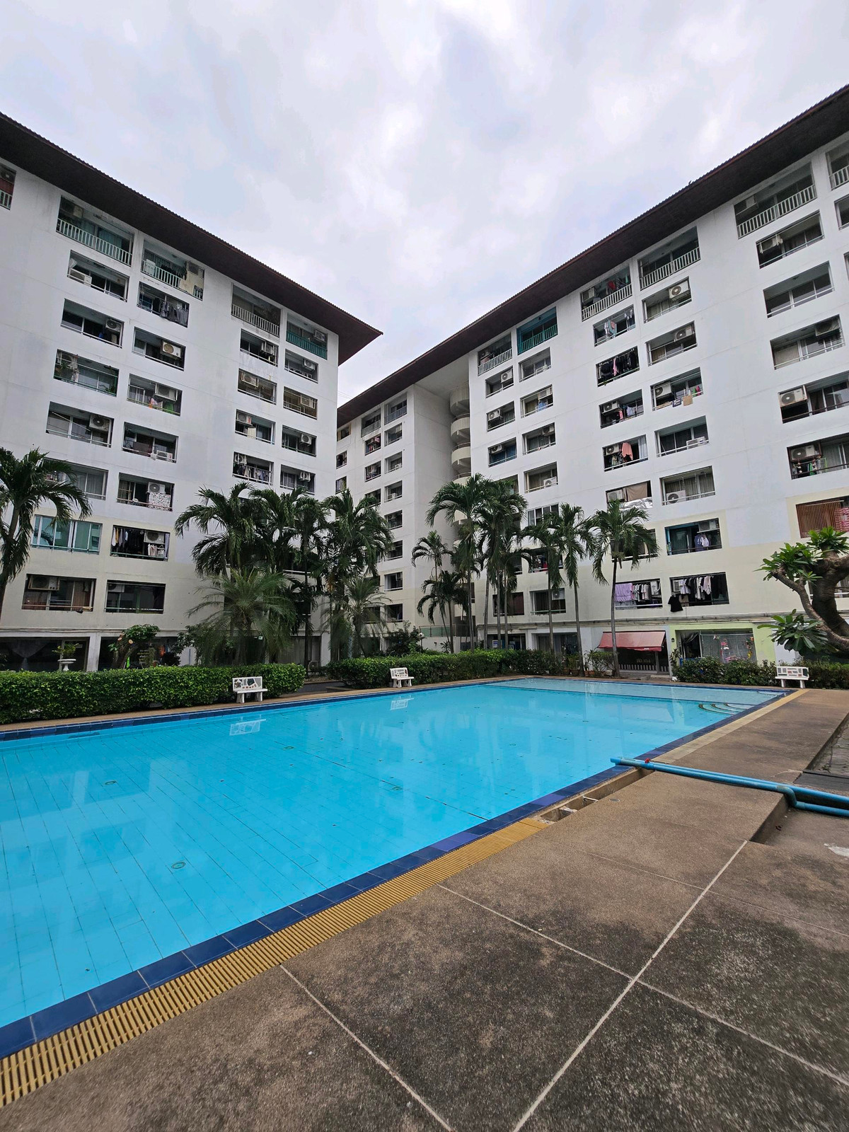 ขายคอนโดลาดพร้าว101 แฮปปี้แลนด์ : 🚦คอนโดเดินทางง่าย 🚄ใกล้รถไฟฟ้า ผ่อนสบาย🛎 5,xxx บาท ไม่ต้องดาวน์ ซิตี้ วิลล่า ลาดพร้าว 130