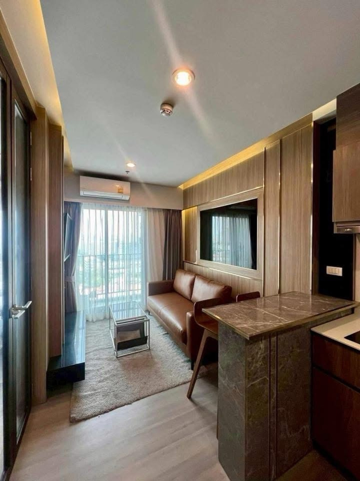 ขายคอนโดปิ่นเกล้า จรัญสนิทวงศ์ : 💙@condocurator 💙 ขาย The Parkland Charan - Pinklao ห้องแต่งสวย Built-in ครบ [PM0860]