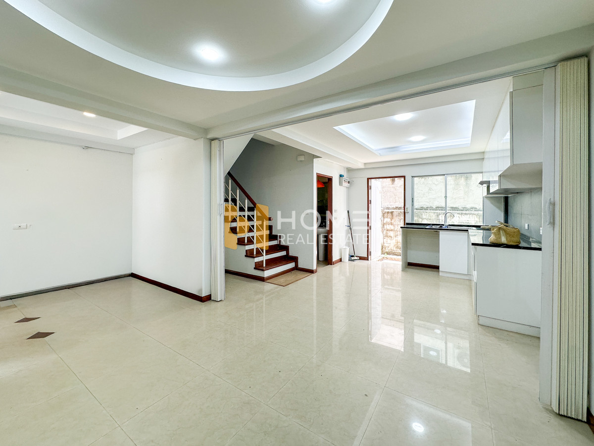 ขายทาวน์โฮมบางนา แบริ่ง ลาซาล : ศุภาลัย วิลล์ สุขุมวิท - ศรีนครินทร์  / 3 ห้องนอน (ขาย), Supalai Ville Sukhumvit - Srinakarin / 3 Bedrooms (FOR SALE) YOK102