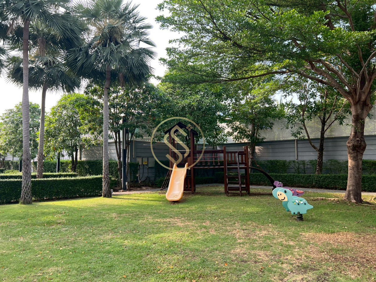 For SaleHouseNonthaburi, Bang Yai, Bangbuathong : Urgent sale, 2-story detached house, The City Ratchaphruek project, Bang Len Subdistrict, Bang Yai District, beautiful house, back side, in front of a shady garden.