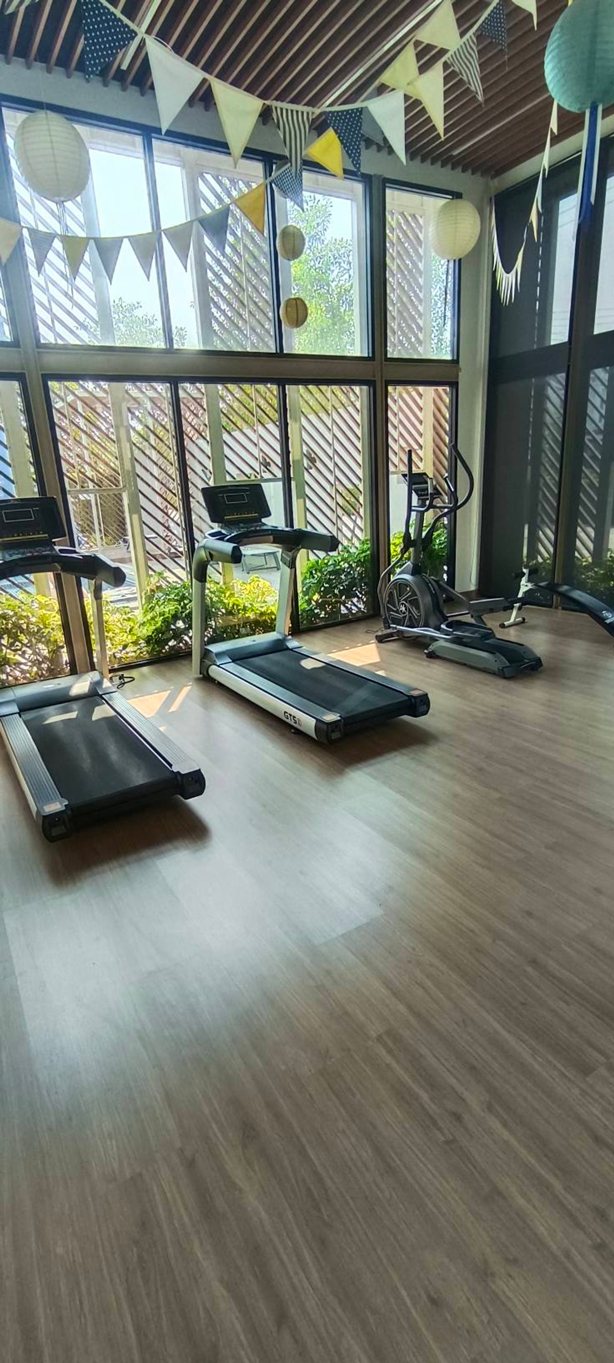 For SalePattaya, Bangsaen, Chonburi : Corner house, lots of space, near Laem Chabang Industrial Estate 🔥 Maneerin Village Laemchabang - Banglamung / 4 bedrooms (for sale), Maneerin Village Laemchabang - Banglamung / 4 Bedrooms (FOR SALE) BEWN114