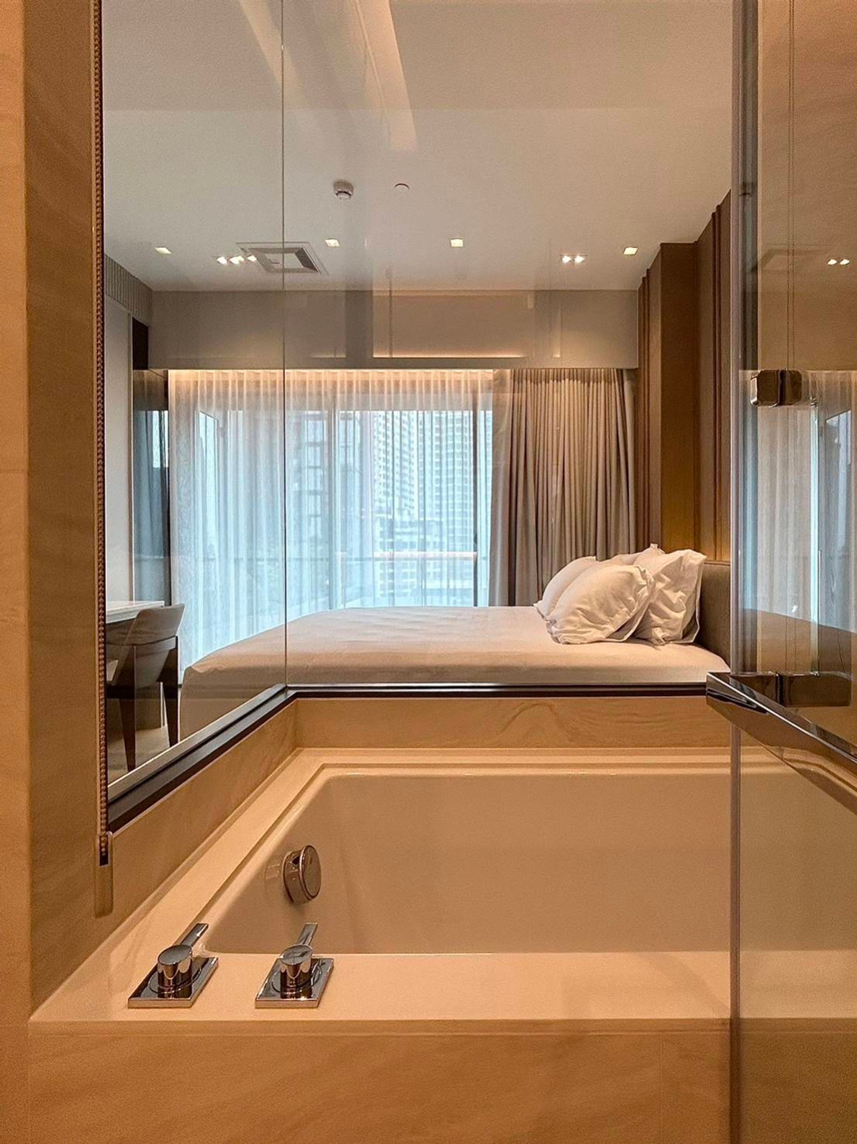 For RentCondoSukhumvit, Asoke, Thonglor : "Rent 1 bedroom, 1 bathroom, The Strand Thonglor.