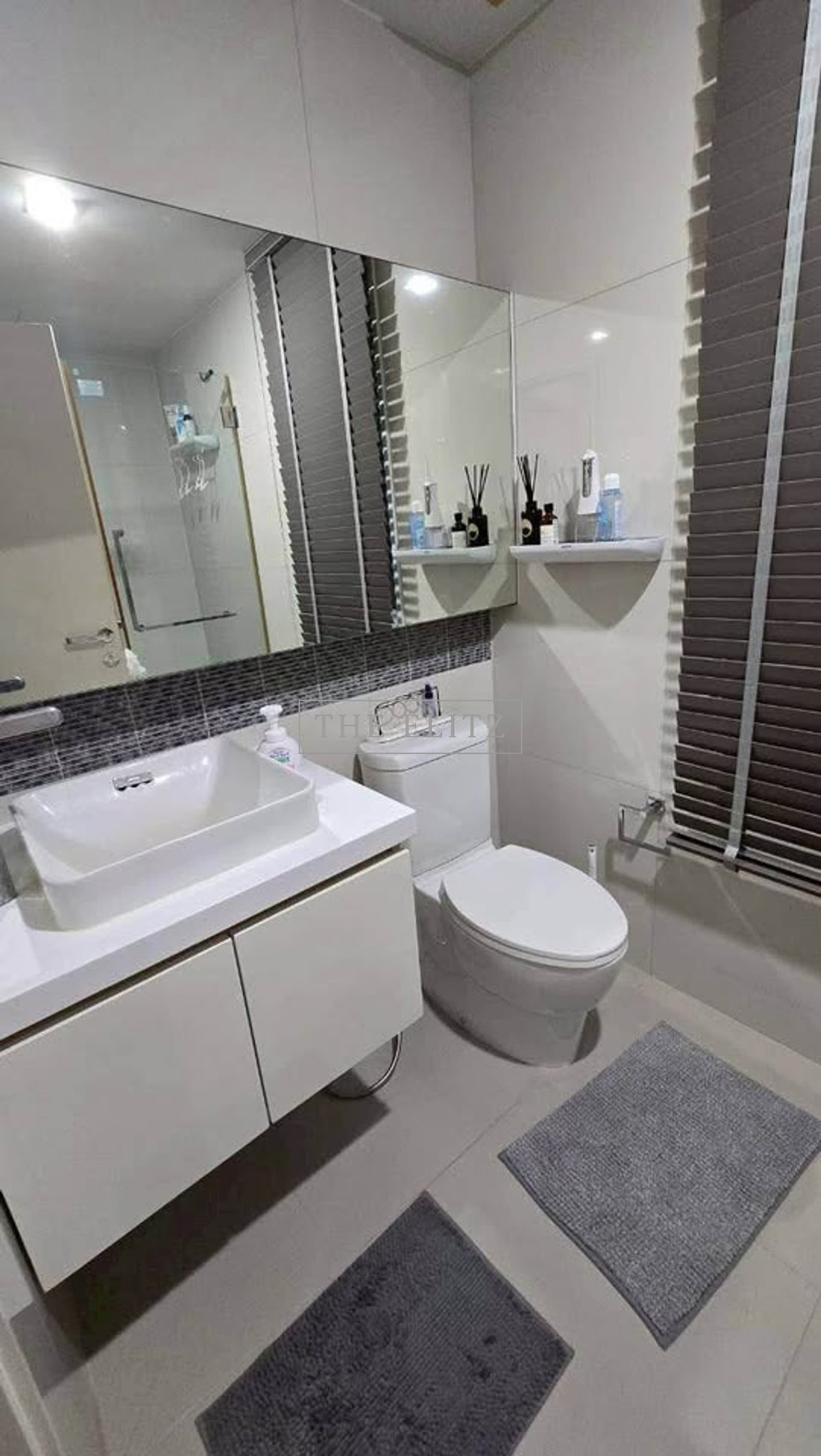 For RentCondoSilom, Saladaeng, Bangrak : ✨Light life in the most concentrated area, low-rise condo, few units, private, no need to wait long, no need to compete with anyone 🎉