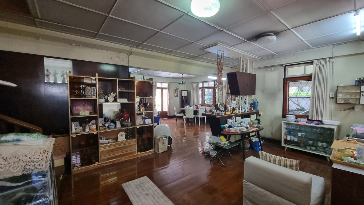 ให้เช่าบ้านสุขุมวิท อโศก ทองหล่อ : ให้เช่าบ้านเดี่ยว พร้อมสวนและที่จอดรถ 6 คัน – ทำเลพร้อมพงษ์ / ทองหล่อ   เหมาะสำหรับทำ สปา ร้านอาหาร คาเฟ่ หรือธุรกิจบริการ