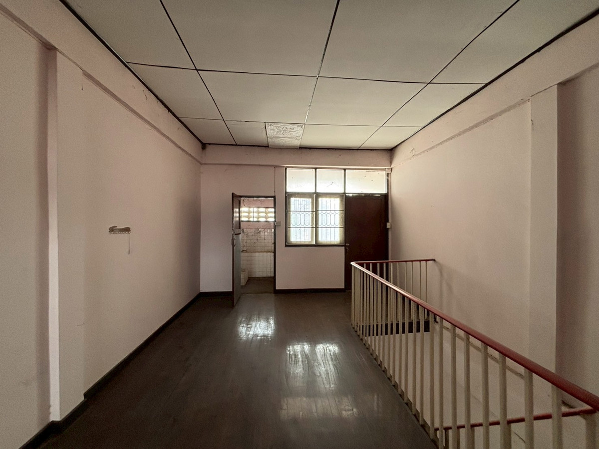 ให้เช่าอาคารพาณิชย์ลำพูน : 96334 - ให้เช่าด่วน อาคารพาณิชย์ 4 ชั้น ทำเลทอง ใจกลางเมืองลำพูน