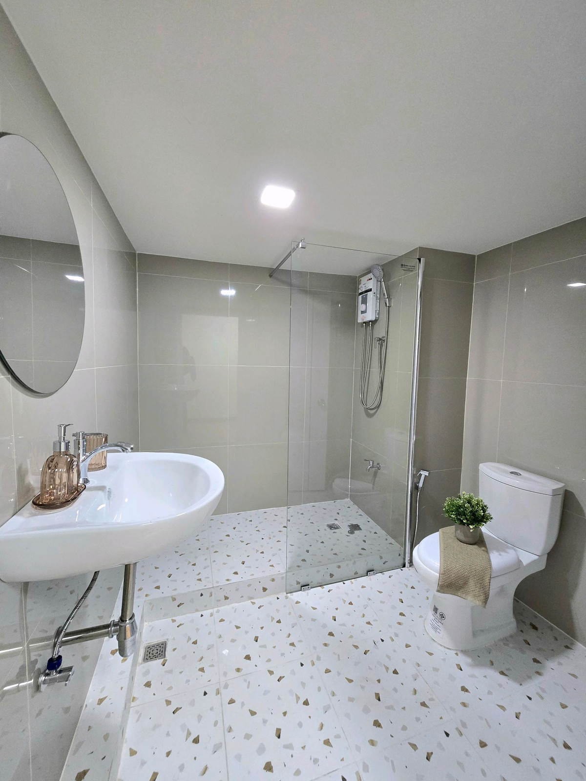 ขายคอนโดลาดพร้าว101 แฮปปี้แลนด์ : 🚦คอนโดเดินทางง่าย 🚄ใกล้รถไฟฟ้า ผ่อนสบาย🛎 5,xxx บาท ไม่ต้องดาวน์ ซิตี้ วิลล่า ลาดพร้าว 130