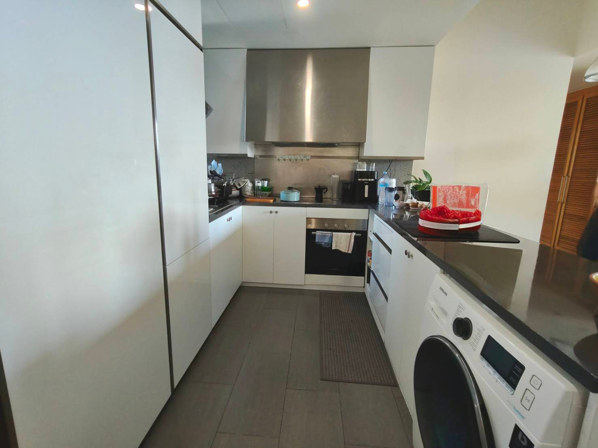 For SaleCondoSathorn, Narathiwat : Best Price 2-Bedroom Condo for Sale at The Met Sathorn