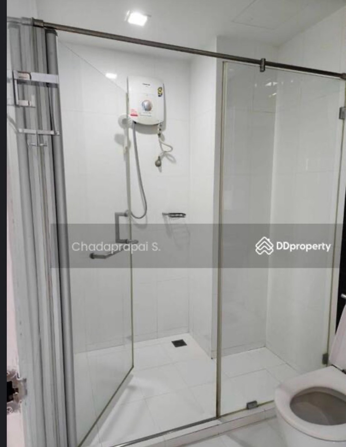 ให้เช่าคอนโดอ่อนนุช อุดมสุข : ให้เช่า คอนโด the room sukhumvit 64
ขนาด 42 ตร.ม 1นอน 
ราคา 12,000/เดือน
โทร 093-028-1245
id line:properagency