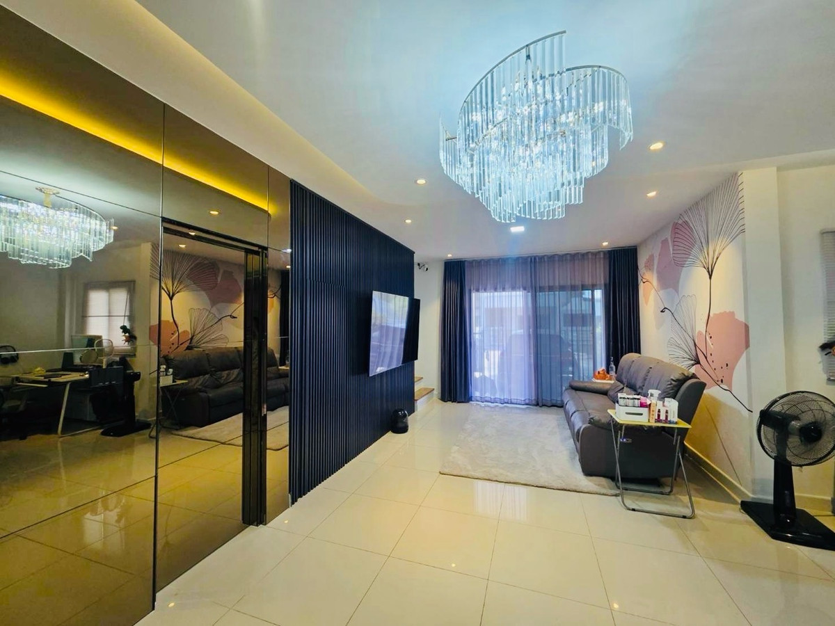 ทาวน์โฮมบางนา แบริ่ง ลาซาล : บ้านใหญ่หลังมุม 42วา.ติดเมกาบางนา พลีโน่ สุขุมวิท-บางนา2 ใกล้ทางด่วนวงแหวน สวยสุด