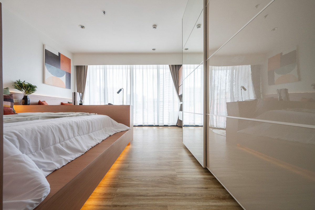 For SaleCondoLadprao, Central Ladprao : R090 ✨🏙️ Urgent Sale! The Issara Ladprao, near MRT Ladprao (only 200 m away). Price only 2.899 million baht.