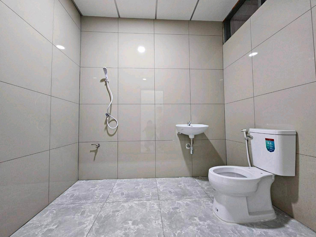 For RentShop HouseRama3 (Riverside),Satupadit : 🏢 Commercial Building for Rent – 6 Floors (2 Connected Units, Newly Renovated)
Including mezzanine floor and rooftop