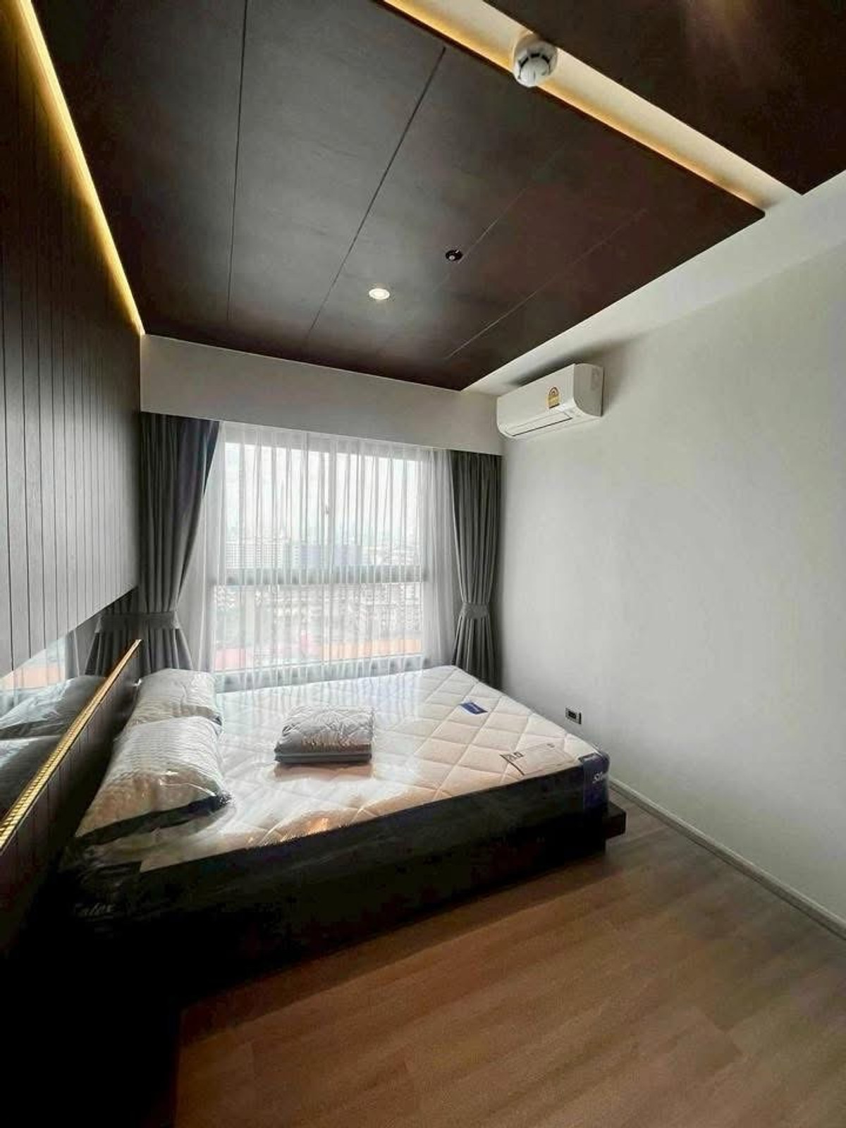 ขายคอนโดปิ่นเกล้า จรัญสนิทวงศ์ : 💙@condocurator 💙 ขาย The Parkland Charan - Pinklao ห้องแต่งสวย Built-in ครบ [PM0860]