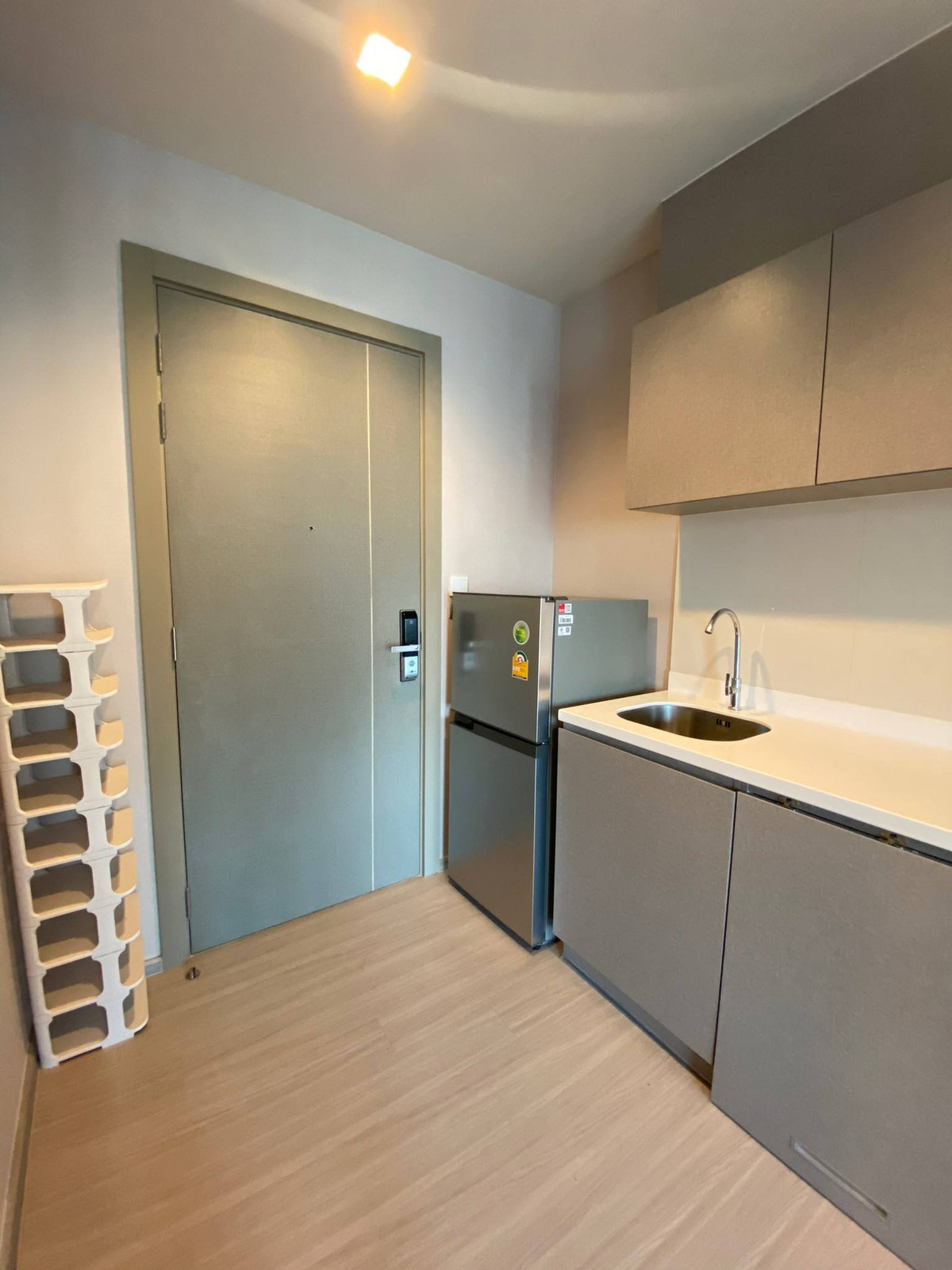 For RentCondoRama9, Petchburi, RCA : Condo for rent near MRT Rama 9 | Life Asoke Rama9 | near MRT Central Rama 9 Convenient travel