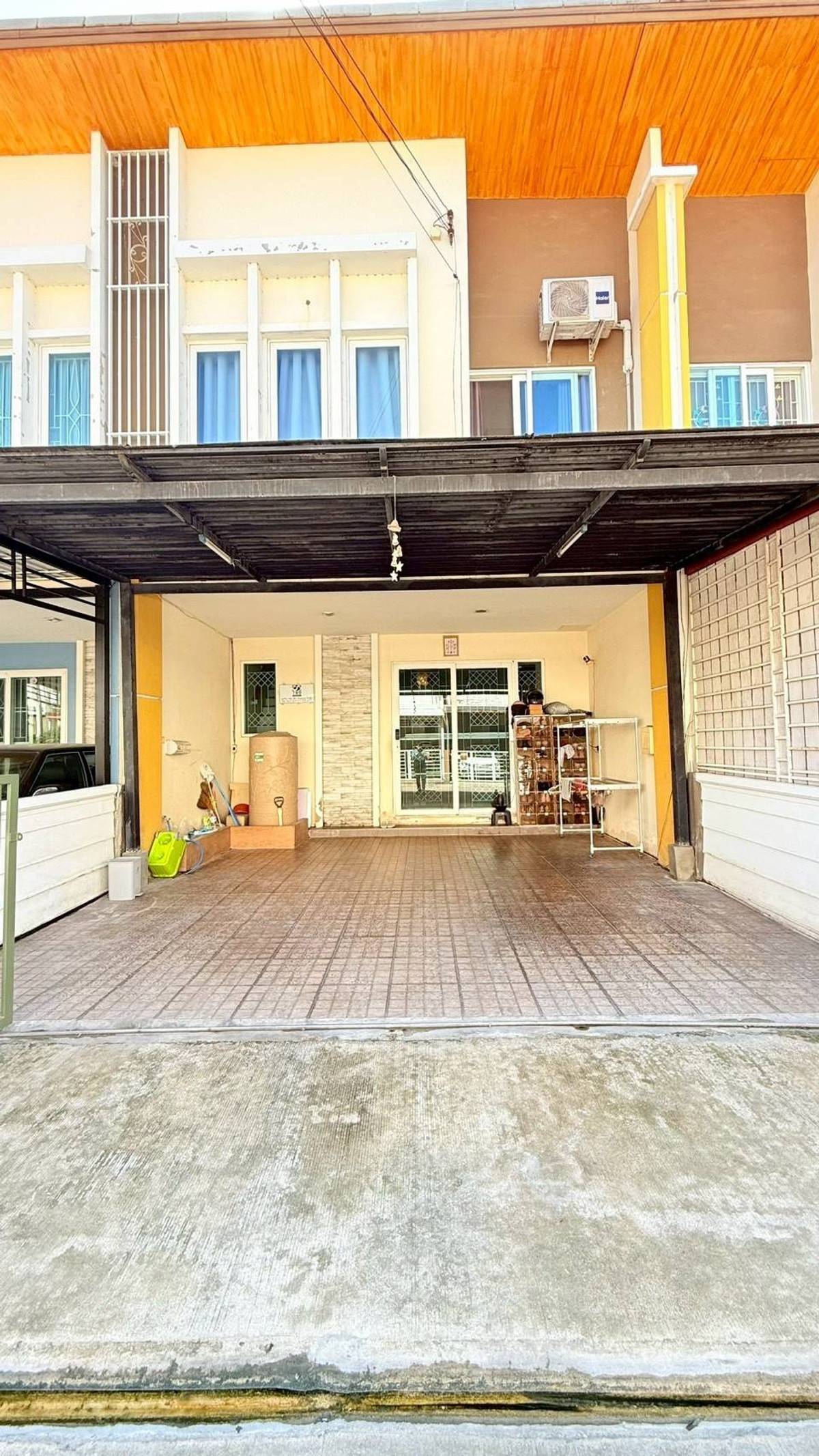 เซ้งนวมินทร์ รามอินทรา : ขายเซ้งด่วน ทาวน์โฮม 2 ชั้น สุขาภิบาล5 หมู่บ้านโกลเด้นท์ทาวน์   บ้านสวย พร้อมอยู่