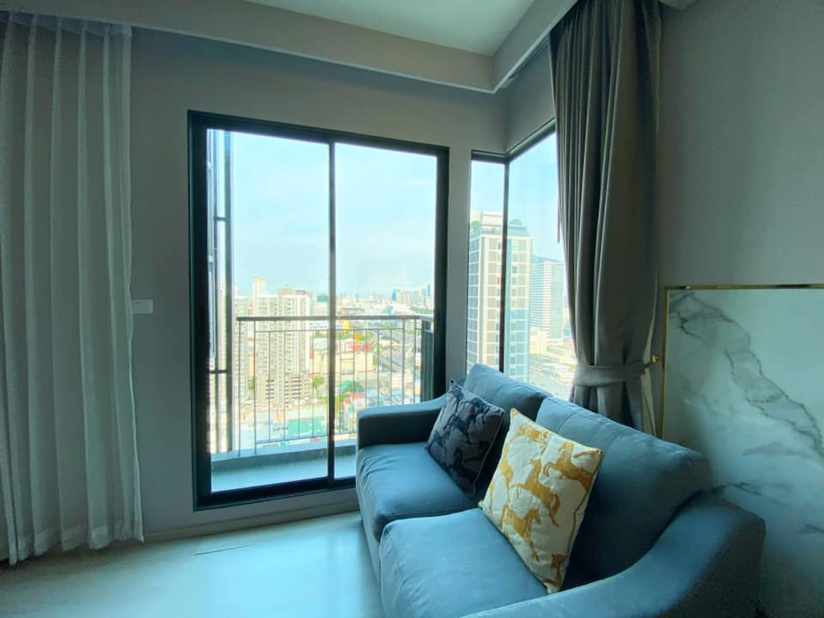 For RentCondoRama9, Petchburi, RCA : !! Beautiful room for rent, Rhythm Asoke 1 condo, near MRT Rama 9.