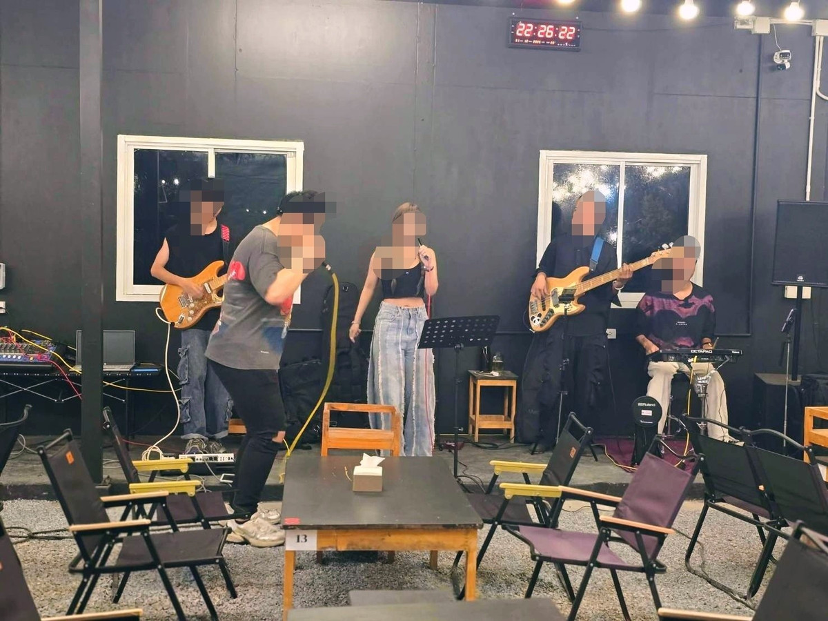 เซ้งร้านค้า/ตลาดนัดเอกชัย บางบอน : เซ้งร้านอาหาร-นั่งชิว พระราม 2 ซอย 28 มี 2 โซนชิวๆ ลานกว้างหิน Outdoor บรรยากาศนั่งชิว พร้อมห้องแอร์