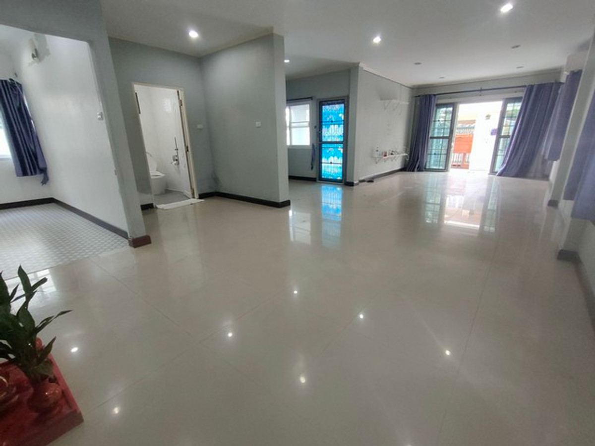 บ้านพระราม 2 บางขุนเทียน : ขายและให้เช่าบ้านเดี่ยว 2 ชั้น ม.สินทวีการ์เด้น 3 ท่าข้าม-พระราม 2 พร้อมอยู่