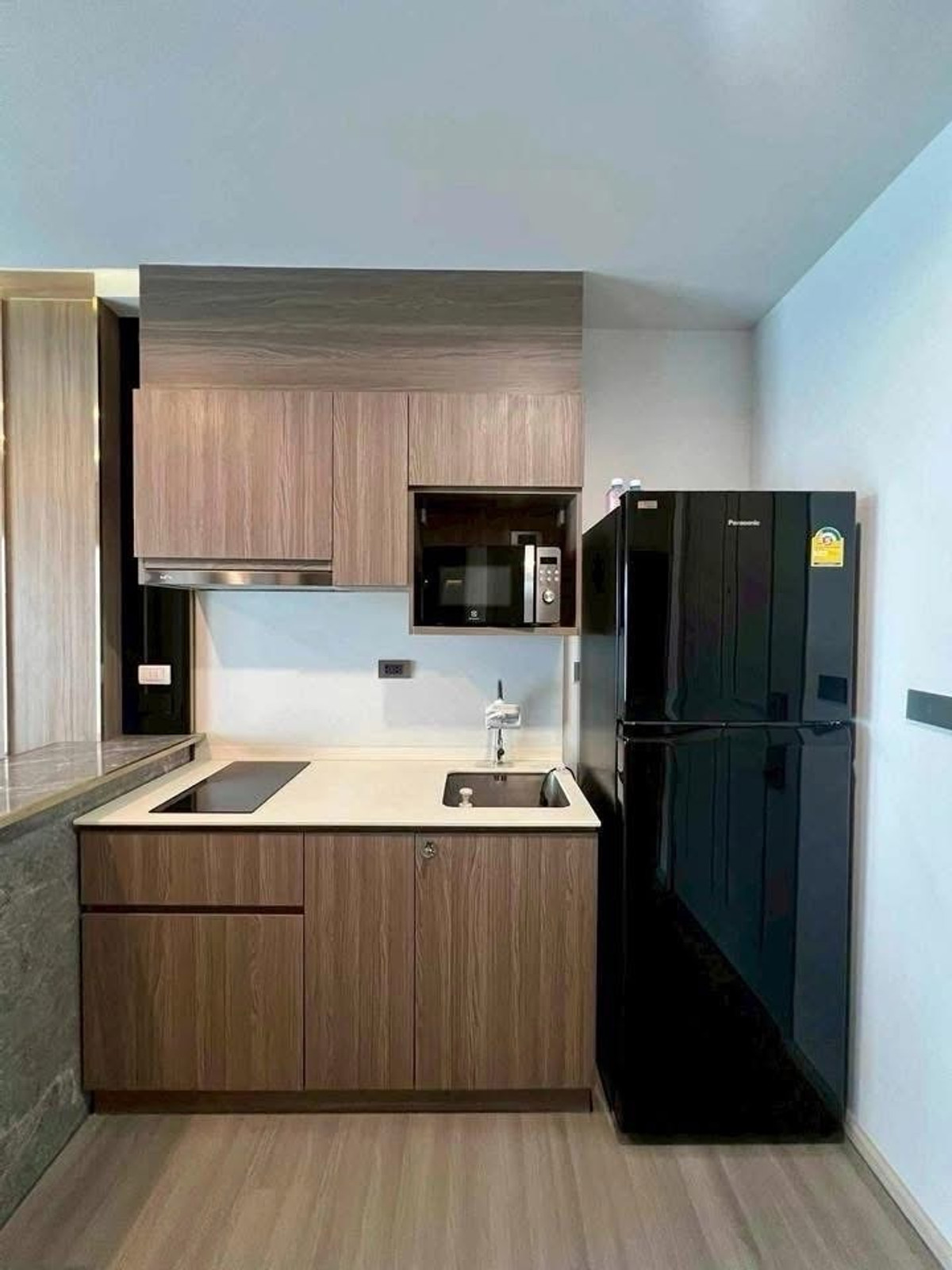 ขายคอนโดปิ่นเกล้า จรัญสนิทวงศ์ : 💙@condocurator 💙 ขาย The Parkland Charan - Pinklao ห้องแต่งสวย Built-in ครบ [PM0860]