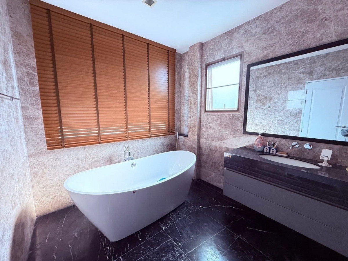 บ้านสมุทรปราการ สำโรง : 🏘️SALE / RENT Luxury Mansion at Grand Bangkok Boulevard Srinakarin