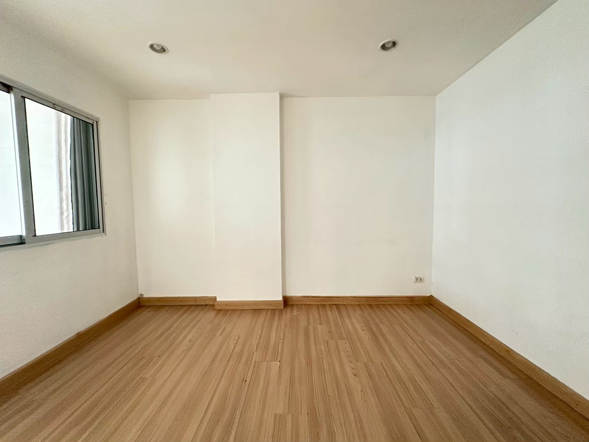 ขายคอนโดลาดพร้าว101 แฮปปี้แลนด์ : 🚨ห้ามพลาด🚨 ผ่อนเริ่ม 6 ใบเทา ได้คอนโดห้องกว้าง ใกล้รถไฟฟ้าสายสีเหลือง 