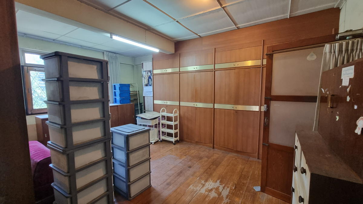 ให้เช่าบ้านสุขุมวิท อโศก ทองหล่อ : ให้เช่าบ้านเดี่ยว พร้อมสวนและที่จอดรถ 6 คัน – ทำเลพร้อมพงษ์ / ทองหล่อ   เหมาะสำหรับทำ สปา ร้านอาหาร คาเฟ่ หรือธุรกิจบริการ