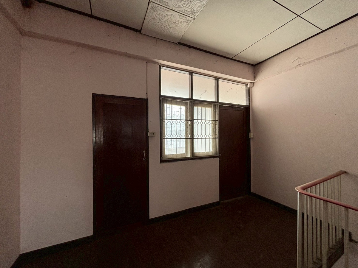 ให้เช่าอาคารพาณิชย์ลำพูน : 96334 - ให้เช่าด่วน อาคารพาณิชย์ 4 ชั้น ทำเลทอง ใจกลางเมืองลำพูน