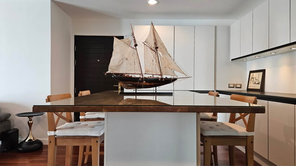 For RentCondoRama9, Petchburi, RCA : Condo for rent near MRT Rama 9 | Belle Grand Rama 9 | 2 bedrooms, large island kitchen, next to Central Plaza Rama 9.