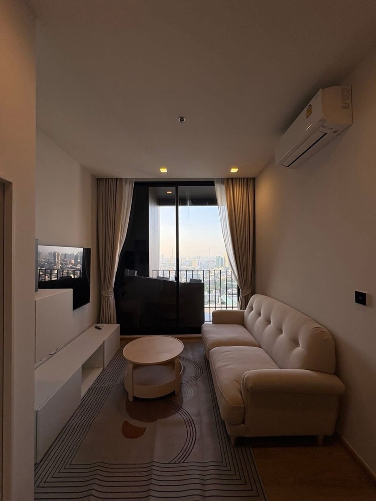 For RentCondoAri,Anusaowaree : Noble Around Ari, 1 bedroom, ready to move in.