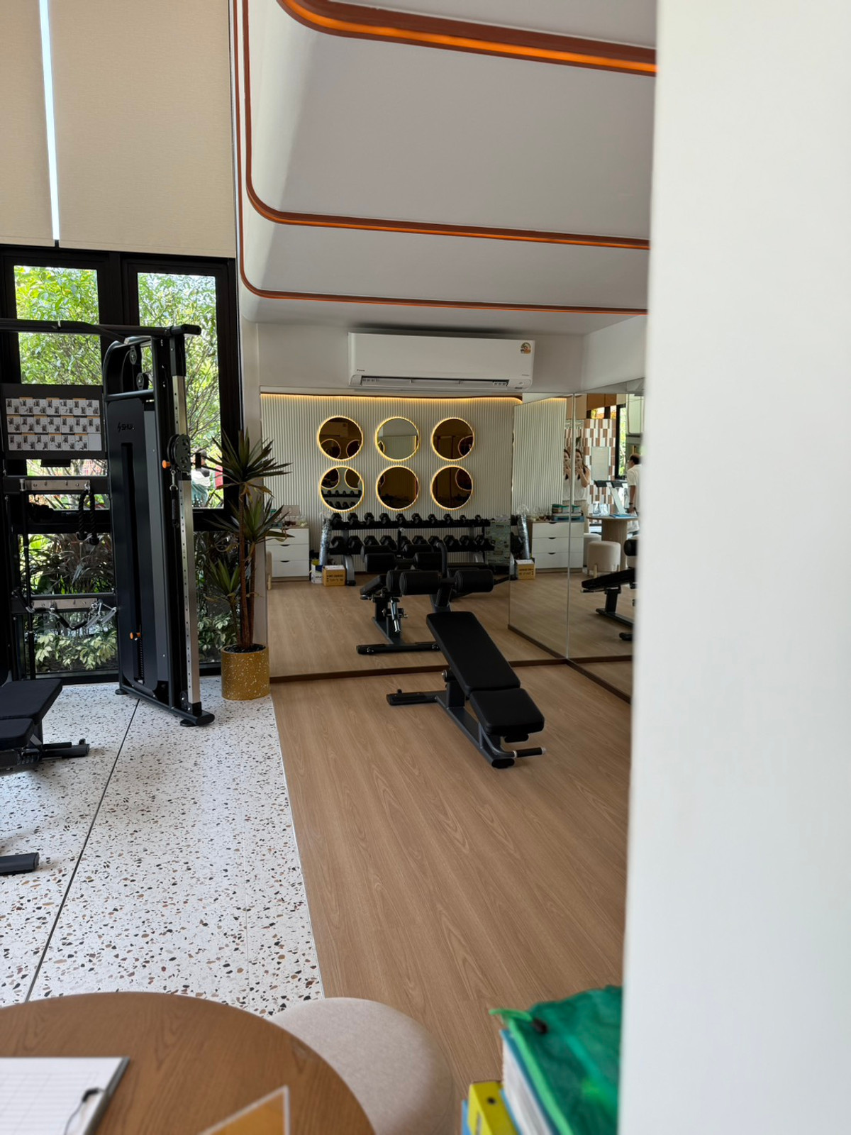 For RentCondoPathum Thani,Rangsit, Thammasat : For rent: dcondo Vivid, brand new room! Bangkok University, fully furnished, no one has ever lived in it.