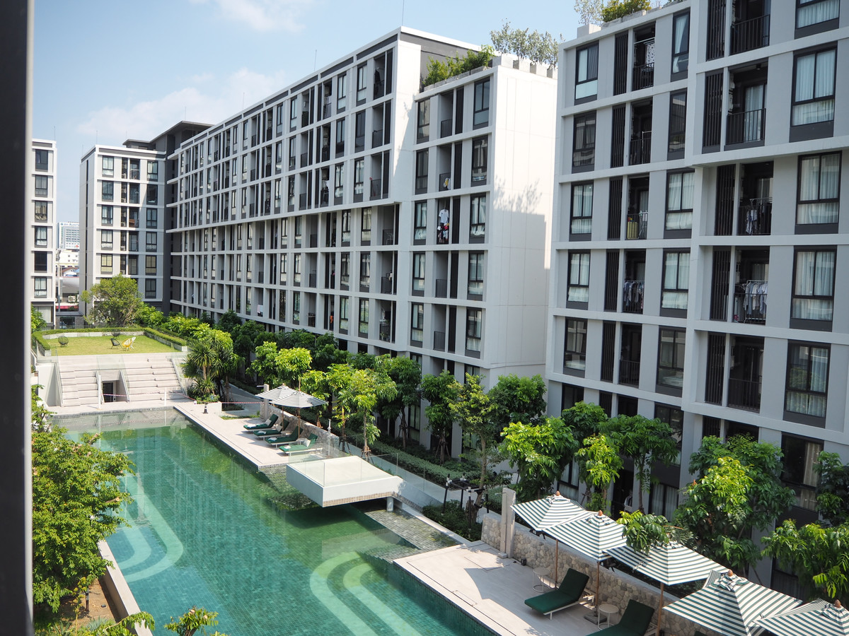 ขายคอนโดปทุมธานี รังสิต ธรรมศาสตร์ : ขาย nue cross คูตค 1 ห้องนอน วิวสระว่ายน้ำ ชั้น 4 ติดรถไฟฟ้าสถานีคูคต เครื่องใช้ไฟฟ้าครบ ฟรีโอน