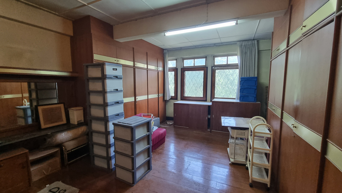 ให้เช่าบ้านสุขุมวิท อโศก ทองหล่อ : ให้เช่าบ้านเดี่ยว พร้อมสวนและที่จอดรถ 6 คัน – ทำเลพร้อมพงษ์ / ทองหล่อ   เหมาะสำหรับทำ สปา ร้านอาหาร คาเฟ่ หรือธุรกิจบริการ