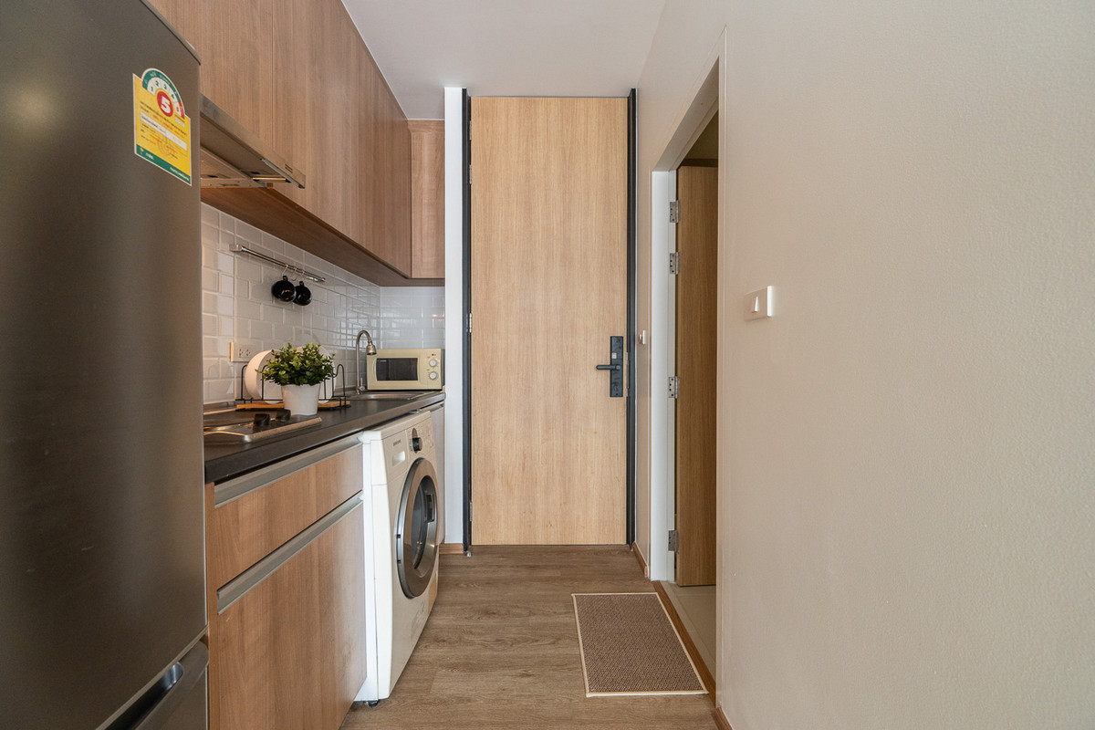 For SaleCondoLadprao, Central Ladprao : R090 ✨🏙️ Urgent Sale! The Issara Ladprao, near MRT Ladprao (only 200 m away). Price only 2.899 million baht.