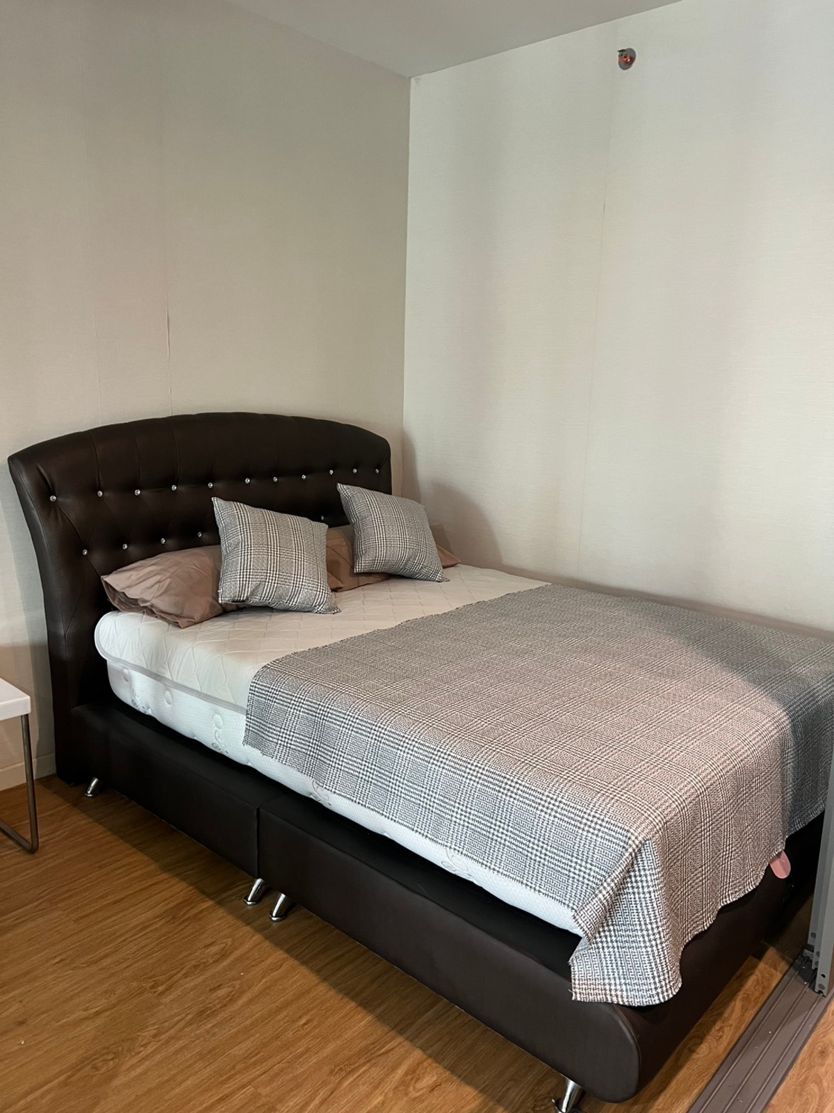 ขายคอนโดสีลม ศาลาแดง บางรัก : 🏠✨ ไซมิส สุรวงศ์ | ขายคอนโด  1 ห้องนอน ห้องสวย ทำเลดี (HBH-ST-227)