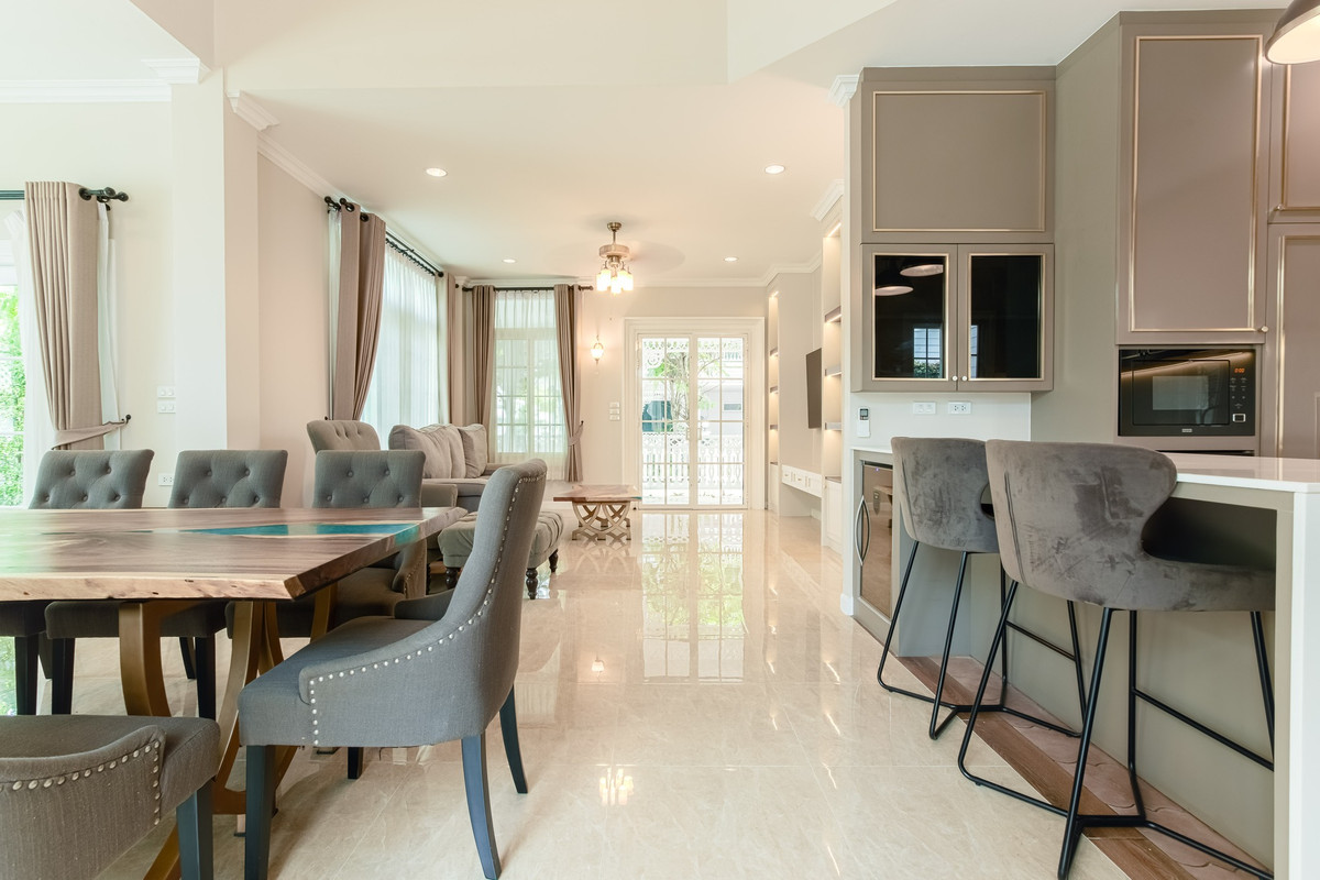 ให้เช่าบ้านบางนา แบริ่ง ลาซาล : แฟนตาเซีย วิลล่า 4 / 4 ห้องนอน (เช่า), Fantasia Villa 4 / 4 Bedrooms (FOR RENT) YOK106