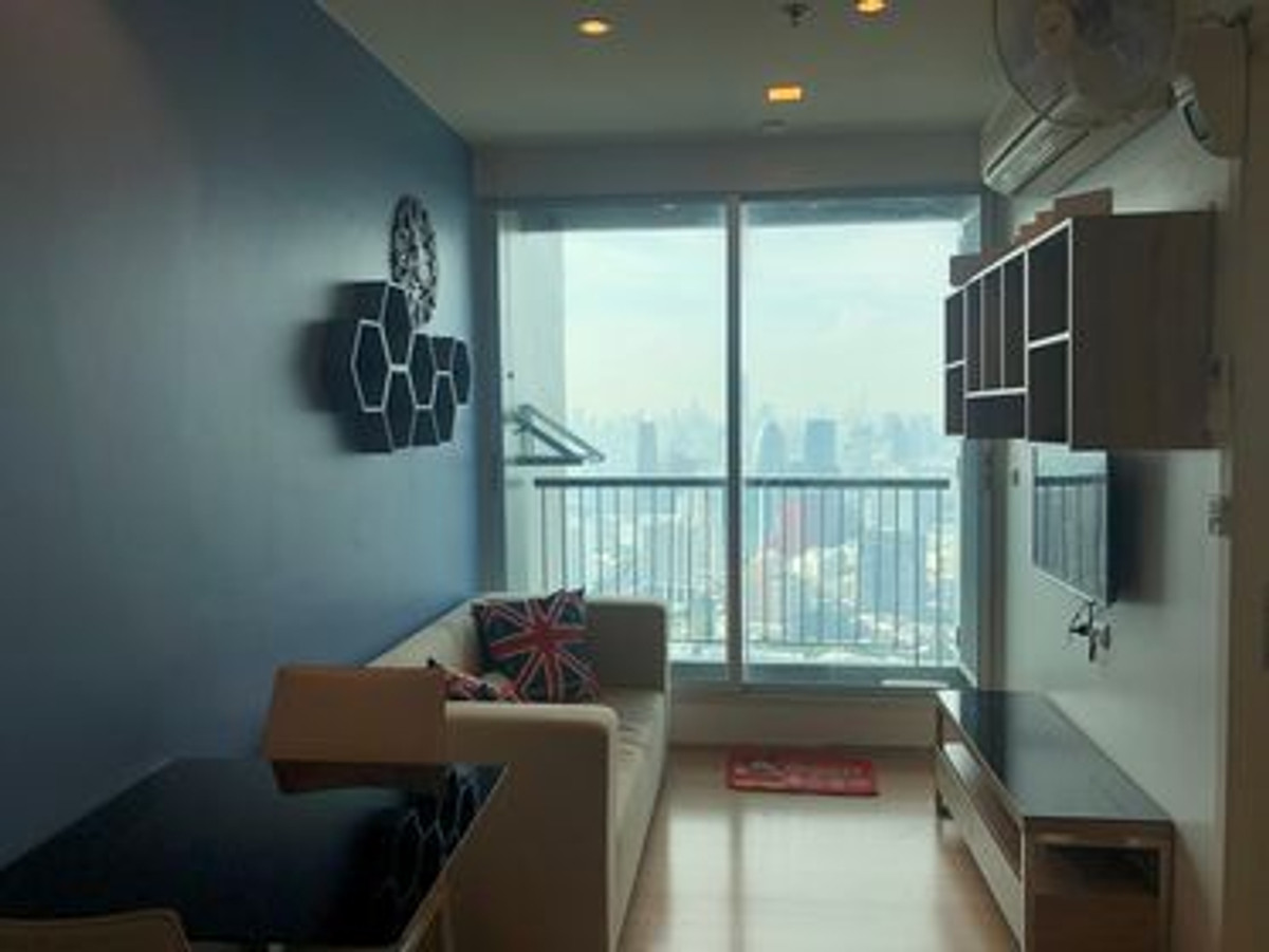 For RentCondoSapankwai,Jatujak : Condo for rent RHYTHM Phahon-Ari near BTS Ari.