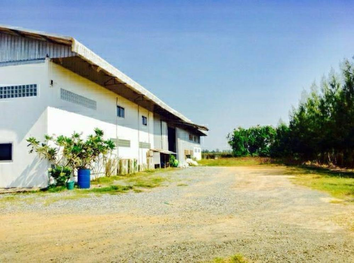 For RentWarehouseMin Buri, Romklao : Warehouse with office building for rent, 3 rai, Suwinthawong Road, Khlong Udomkhachorn, Chachoengsao, formerly a furniture factory.
