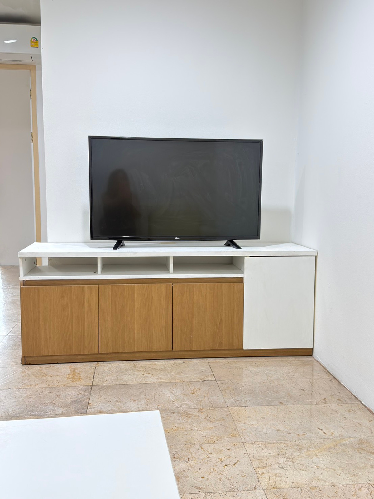 ให้เช่าคอนโดวิทยุ ชิดลม หลังสวน : ให้เช่า วิทยุ คอมเพล็กซ์ ห้องใหญ่ Pet Friendly รับสัตว์เลี้ยง  พร้อมเข้าอยู่