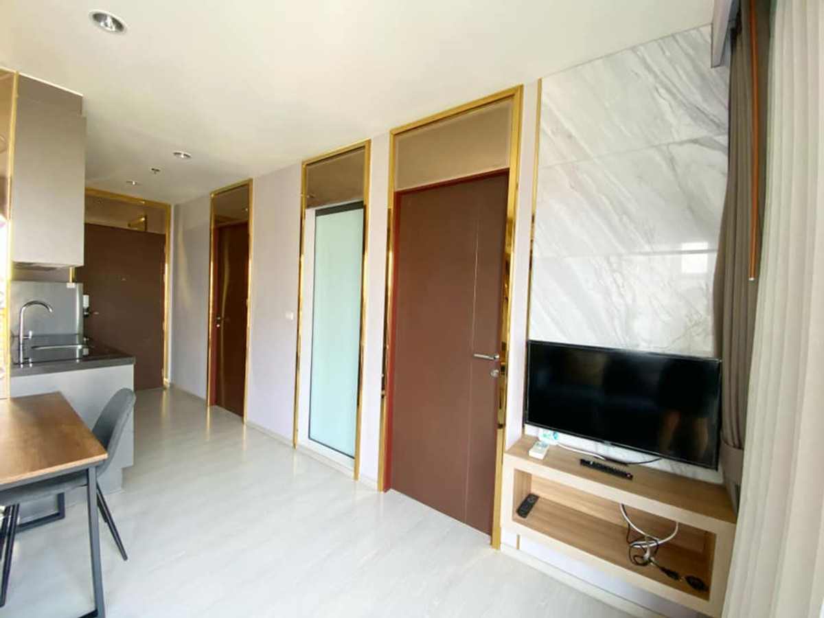 For RentCondoRama9, Petchburi, RCA : !! Beautiful room for rent, Rhythm Asoke 1 condo, near MRT Rama 9.