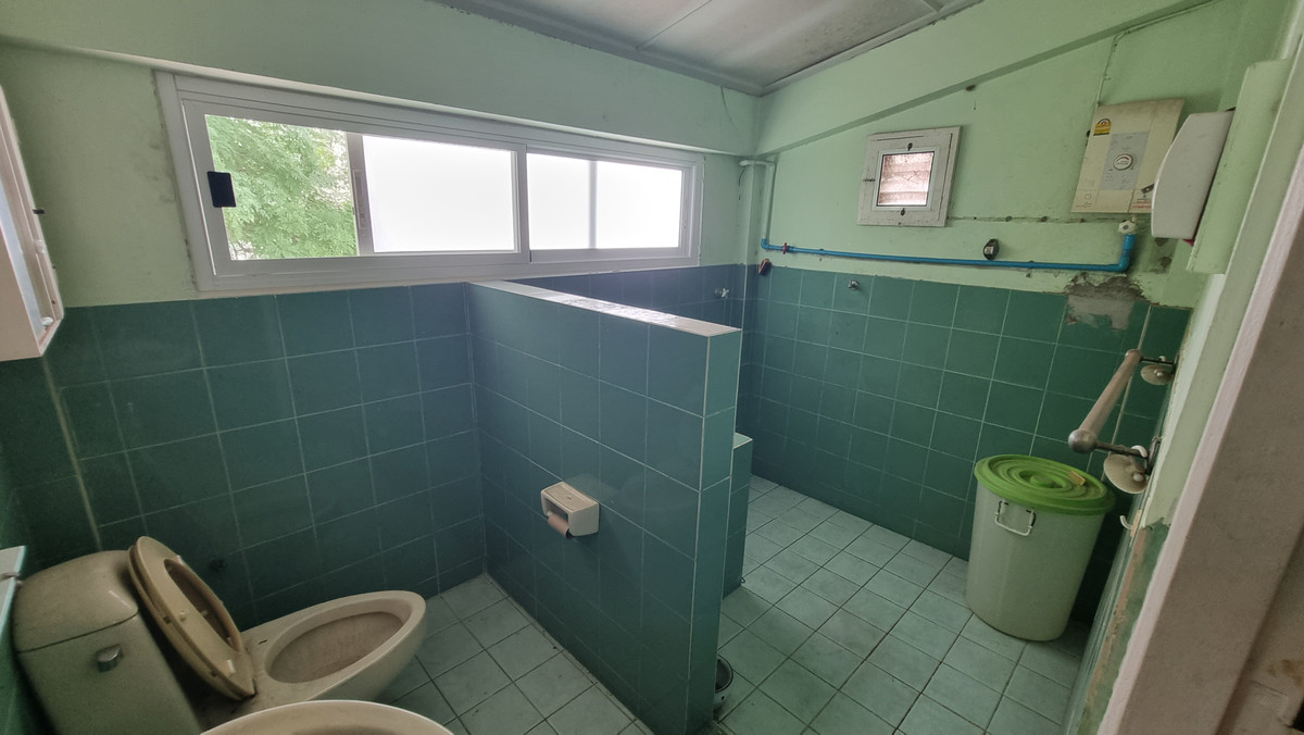 ให้เช่าบ้านสุขุมวิท อโศก ทองหล่อ : ให้เช่าบ้านเดี่ยว พร้อมสวนและที่จอดรถ 6 คัน – ทำเลพร้อมพงษ์ / ทองหล่อ   เหมาะสำหรับทำ สปา ร้านอาหาร คาเฟ่ หรือธุรกิจบริการ