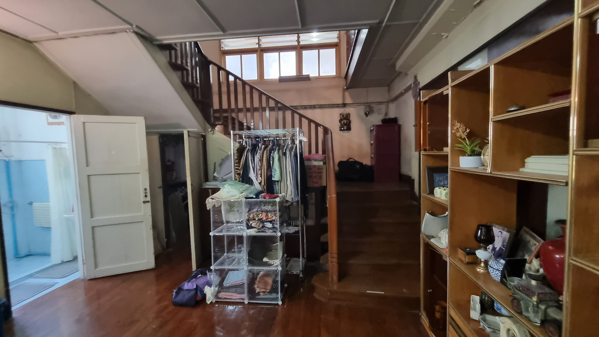 ให้เช่าบ้านสุขุมวิท อโศก ทองหล่อ : ให้เช่าบ้านเดี่ยว พร้อมสวนและที่จอดรถ 6 คัน – ทำเลพร้อมพงษ์ / ทองหล่อ   เหมาะสำหรับทำ สปา ร้านอาหาร คาเฟ่ หรือธุรกิจบริการ